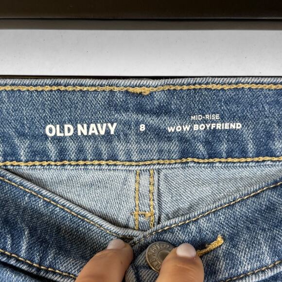 Old Navy Mid-Rise Wow Boyfriend Women's Size 8 Medium Wash Some Stretch - Picture 3 of 4